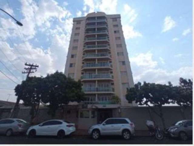 Apartamento reformado para venda na Av. Santa Luzia,  Ed Single House, 1 suite, varanda, arnarios, 45 m2, area de lazer no condomínio, portaria 24h