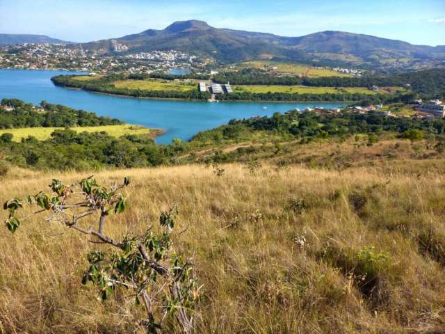 Excelente area para incorporação com 15 hectares em Capitolio-MG, vizinha dos condomínios mais badalados da região, margem para represa, asfalto