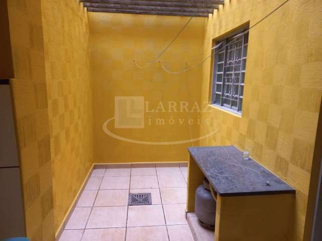 Apartamento terreo com quintal para venda no Jardim Anhanguera, 2 dormitorios sendo 1 suite, armarios em 60 m2 privativos