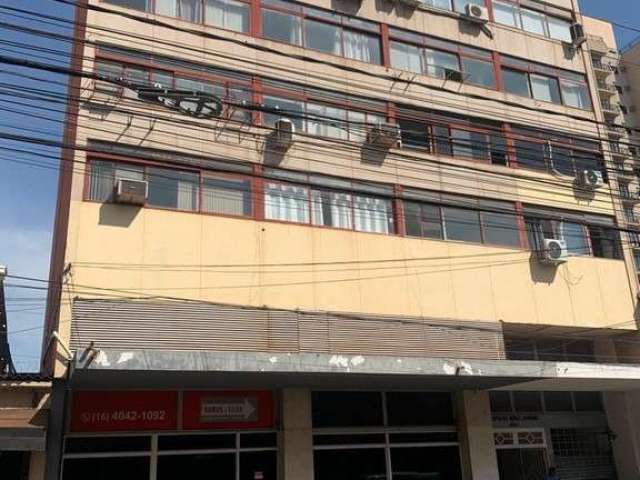 Ampla Sala comercial para venda ou locação no Centro, na Americo Brasiliense, Ed. São Jorge, com 77 m2, Cozinha, banheiro