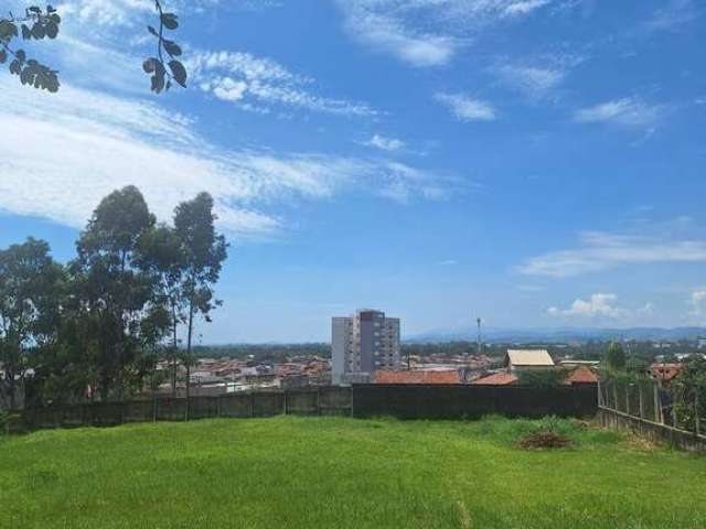 Terreno com 950 m2 em Condomínio Fechado em Guaratinguetá SP