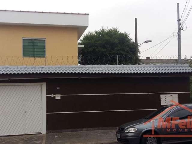 Sobrado de 260m² com 3 dormitórios e suíte à venda no Jardim Monte Carmelo, Guarulhos por R$700.000