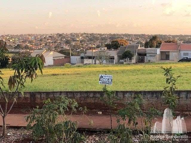 Terreno à venda na Rua José Granado Parra, Jardim Paulista, Maringá por R$ 250.000