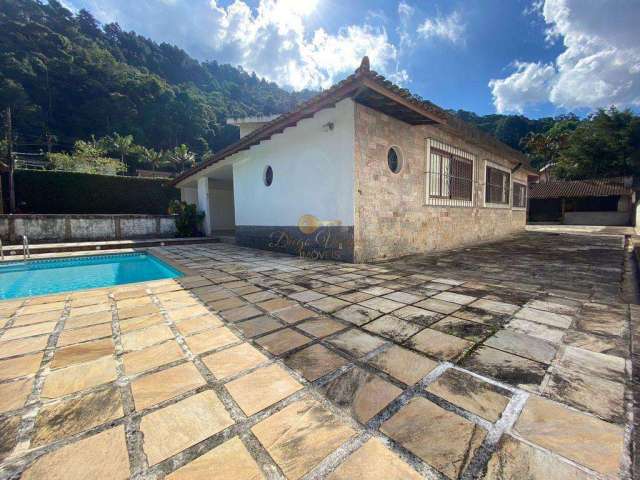 Casa para Venda em Teresópolis, Taumaturgo, 3 dormitórios, 3 suítes, 4 banheiros, 12 vagas