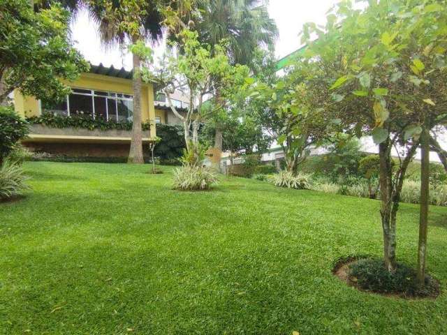 Casa para Venda em Teresópolis, Taumaturgo, 4 dormitórios, 1 suíte, 3 banheiros, 2 vagas