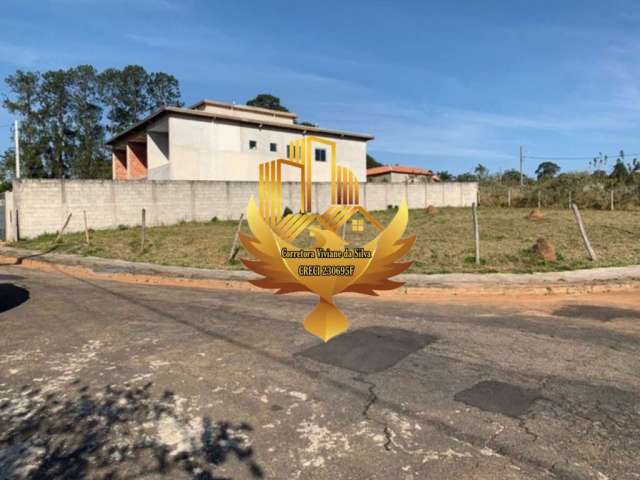 Terreno à venda no Centro, Taubaté  por R$ 245.000