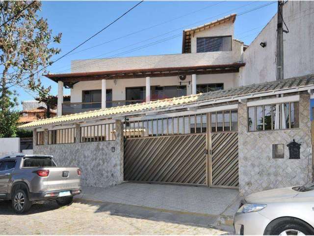 À venda: Casa de 350 m² com 4 suítes, jacuzzi e 3 vagas, no Centro de Búzios, perto da Rua das Pedras e da Praia do Canto