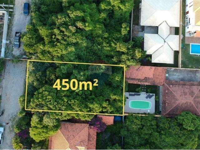 Lote de 450m² em condomínio