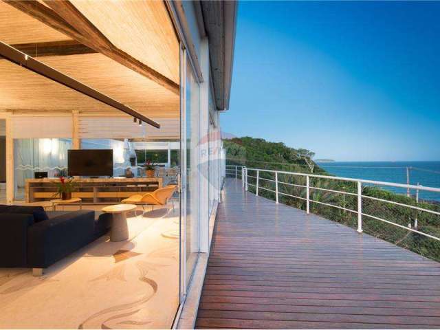 Casa à Venda 4 suites em condimínio e vista mar por R$ 2.825.000,00