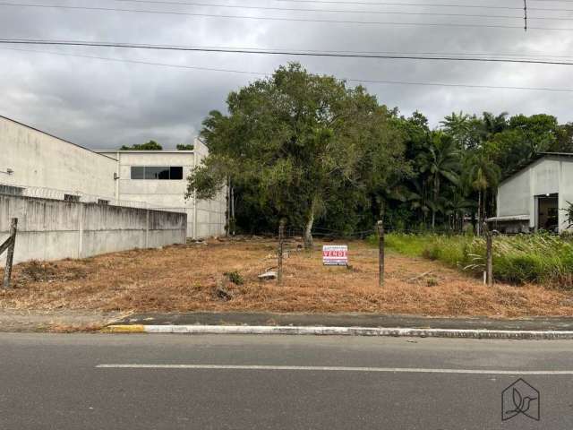 Terreno no Centro de Pirabeiraba