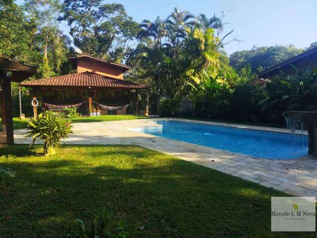 Casa a venda em Condomínio com Piscina na Praia Dura em Ubatuba