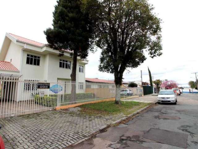 Sobrado com 210m² 4 quartos, à venda, no bairro Uberaba em Curitiba