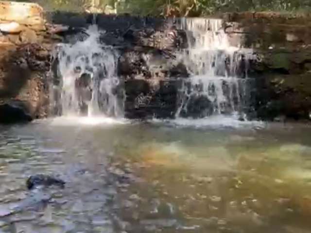 Chácaras com cachoeira interna em Mateus Leme