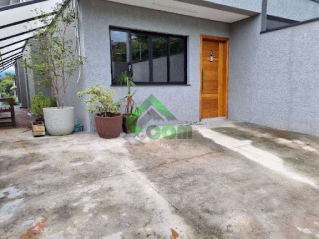 Casa a  venda no bairro Jardim do Lago em Atibaia.