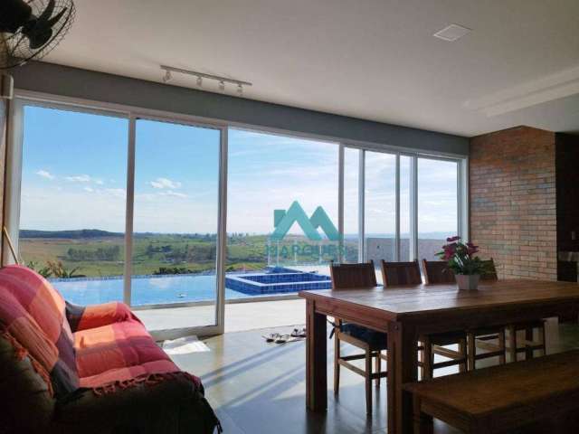 Maravilhosa casa Alto Padrão com piscina de borda infinita com vista para serra da Mantiqueira