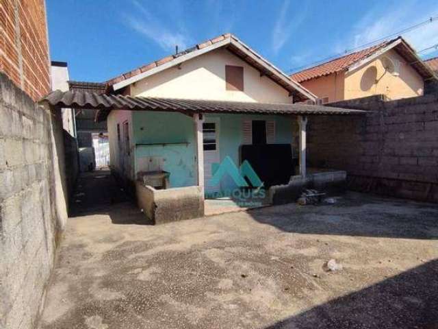 Excelente casa, amplo quintal, valor abaixo de mercado