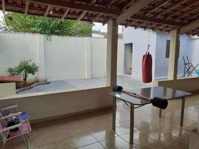 Excelente casa no Jardim Rafael