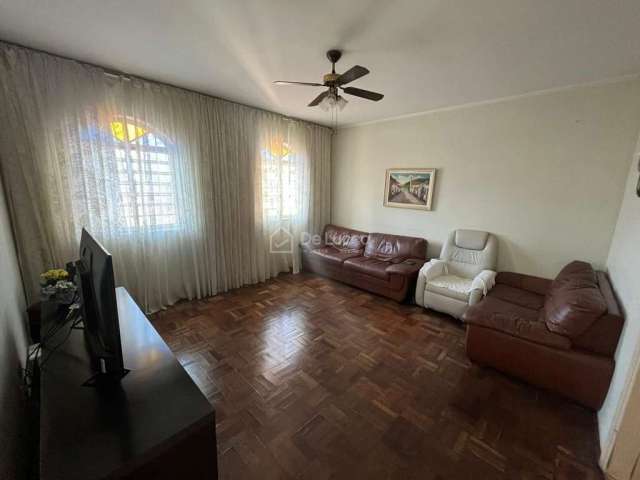 Casa com 3 quartos à venda na Nova Iorque, 254, Parque São Quirino, Campinas, 151 m2 por R$ 580.000