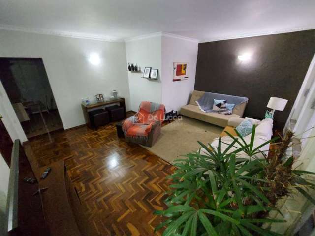 Casa com 3 quartos à venda na Djalma Campos Pádua, 31, Taquaral, Campinas, 180 m2 por R$ 650.000