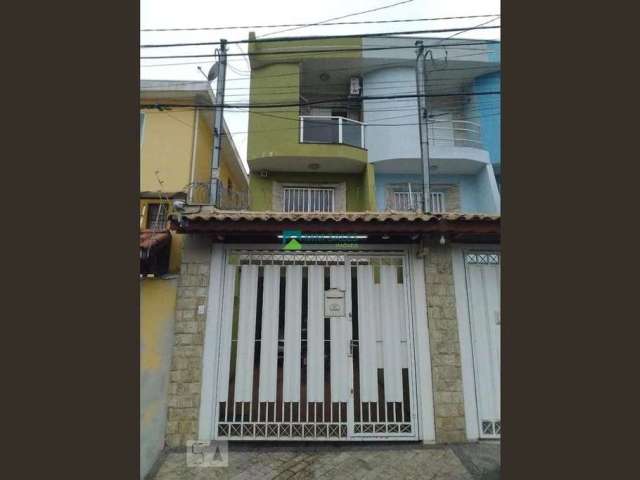 Assobradada para Venda no bairro Vila Granada, 3 dorm, 2 suíte, 2 vagas, totalmente mobiliado 157 m, 200 m