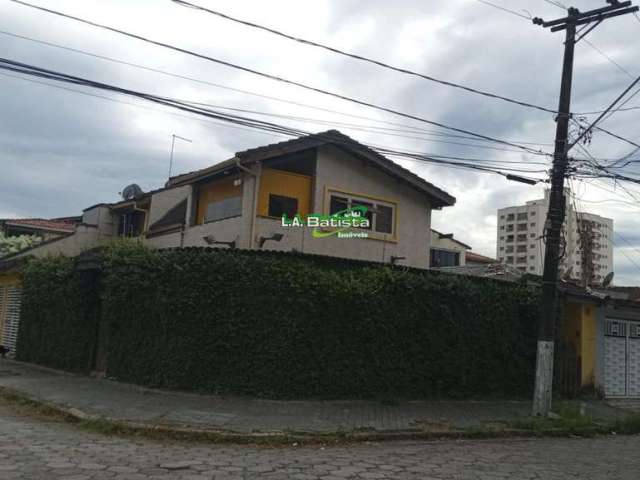 Sobrado com 5 quartos na Aviação-Praia Grande 1suíte,3 banheiros,edícula,piscina