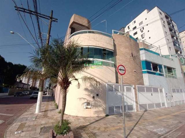 Sobrado Triplex, 3 Quartos, 1 Suíte, 2 Vagas de Garagem, Tupi- Praia- Grande