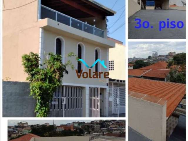 Casa à venda, com 347m², no Jardim D'Abril em Osasco/SP.