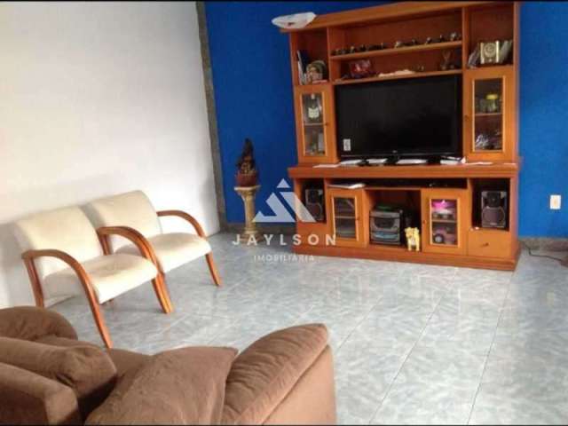 Casa em condomínio fechado com 3 quartos à venda na Rua Acará, Vaz Lobo, Rio de Janeiro, 301 m2 por R$ 580.000