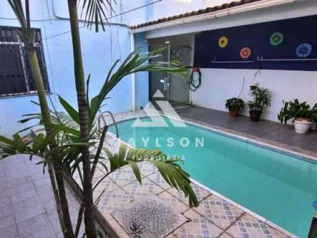 Casa com 4 quartos à venda na Rua Curua, Penha, Rio de Janeiro, 294 m2 por R$ 690.000