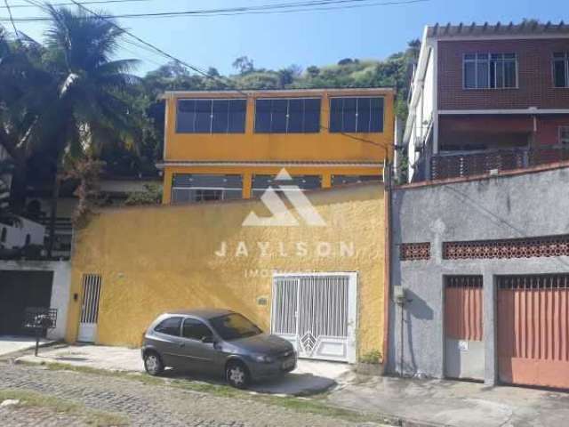 Casa com 3 quartos à venda na Rua Luís Martins, Vila Kosmos, Rio de Janeiro, 230 m2 por R$ 395.000