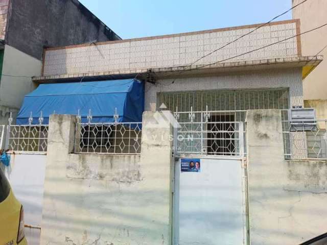 Casa em condomínio fechado com 2 quartos à venda na Rua Comandante Vergueiro da Cruz, Olaria, Rio de Janeiro, 80 m2 por R$ 330.000