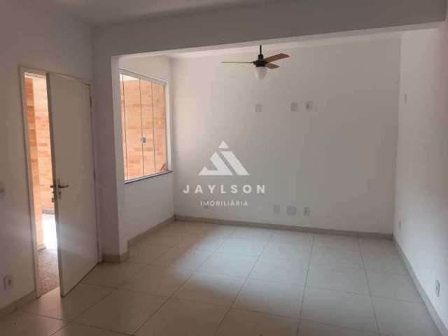 Apartamento à venda na Rua Soares Tavares, Ramos, Rio de Janeiro, 23 m2 por R$ 120.000