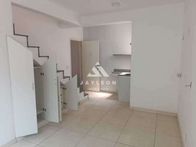 Apartamento à venda na Rua Soares Tavares, Ramos, Rio de Janeiro, 47 m2 por R$ 150.000