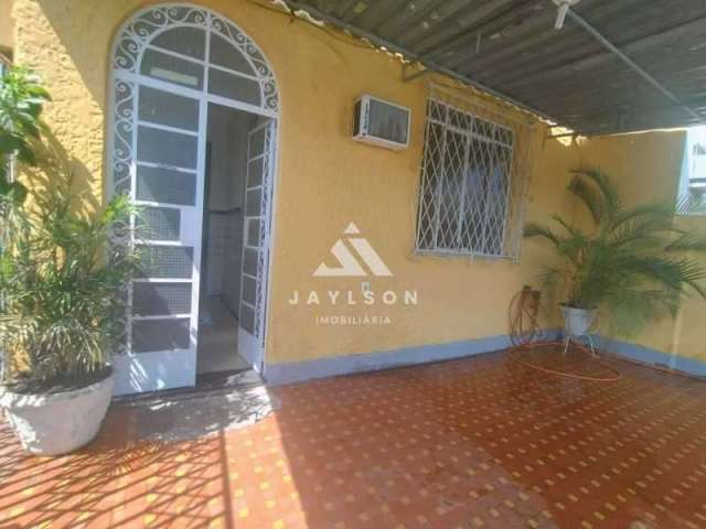 Casa com 2 quartos à venda na Avenida Lusitania, Penha Circular, Rio de Janeiro, 106 m2 por R$ 330.000