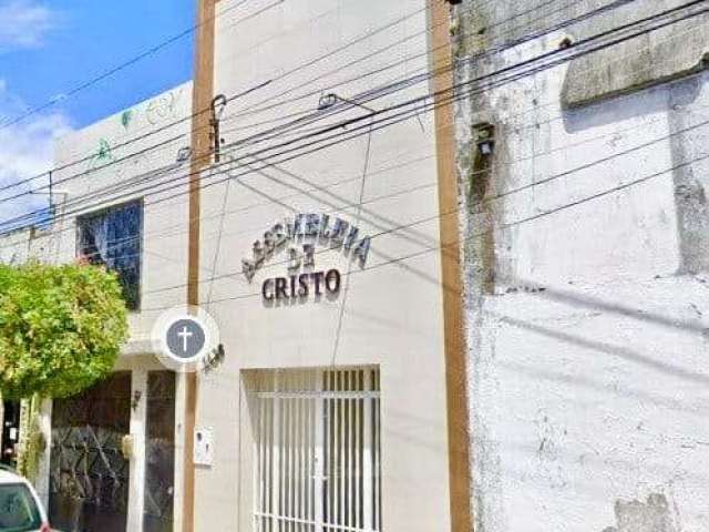 Veras aluga igreja no centro de fortaleza