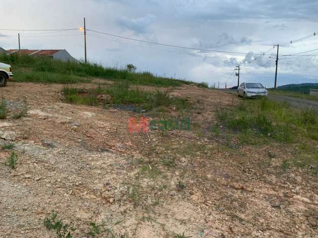 Terreno á Venda no Bairro Piriquitos