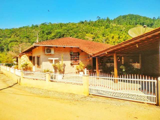 Casa com 3 quartos à venda no Cedro Alto, Brusque , 250 m2 por R$ 430.000