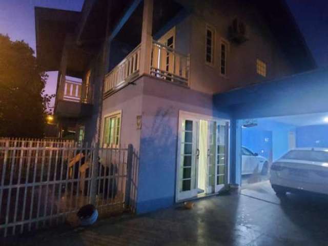 Casa com 3 quartos à venda no Águas Claras, Brusque  por R$ 700.000