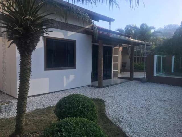 Casa com 2 quartos à venda no São João, Brusque , 81 m2 por R$ 580.000