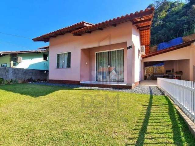 Casa com 2 quartos à venda no Rio Branco, Brusque  por R$ 585.000