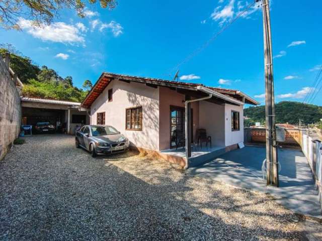 Casa com 3 quartos à venda no Limeira Baixa, Brusque  por R$ 450.000