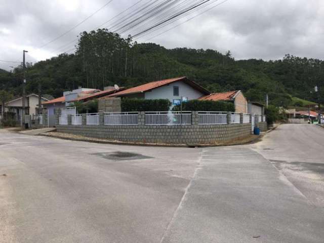 Casa com 3 quartos à venda no Tomás Coelho, Brusque  por R$ 900.000