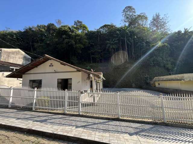 Casa com 3 quartos à venda no Santa Rita, Brusque , 880 m2 por R$ 950.000