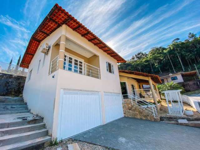 Casa com 2 quartos à venda no Primeiro de Maio, Brusque  por R$ 750.000