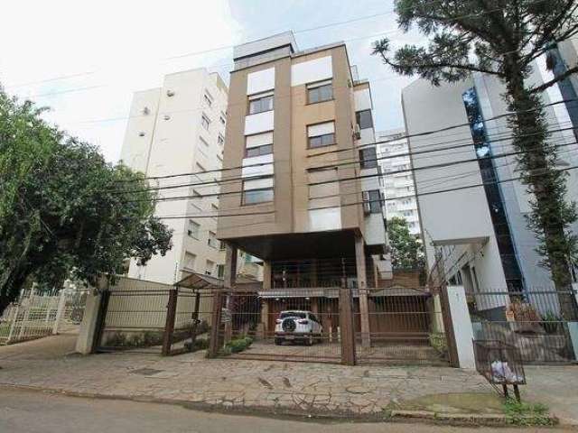 Cobertura de cinema! Três dormitórios, suíte, 168m² privativos, living com sacada integrada, piso em porcelanato alto padrão, escada em granito, área social no andar superior em porcelanato, vista def