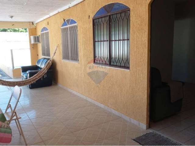 Casa com 03 quartos, sendo uma suíte e com Piscina, Aceita financiamento, em Santa Paula