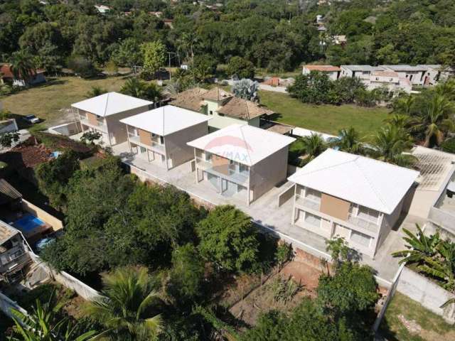 Casa de condominio fechado com dois dormitórios com banheiro no Condado.