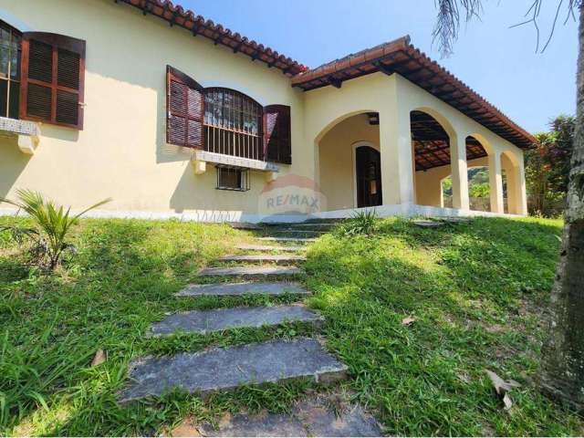 Casa colonial 4 quartos com piscina e area gourmet.