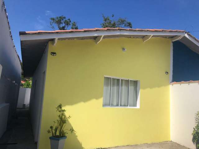 Casa geminada no litoral á venda, por apenas 170 mil - em Itanhaém