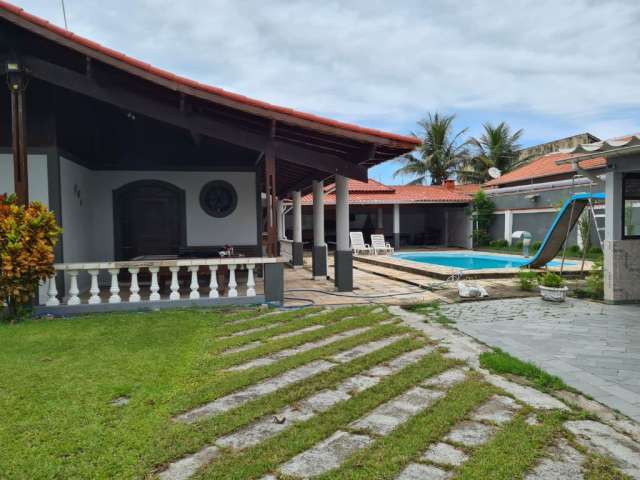 Linda casa na praia a 750m do mar para sua família, Aceita financiamento - em Itanhaém